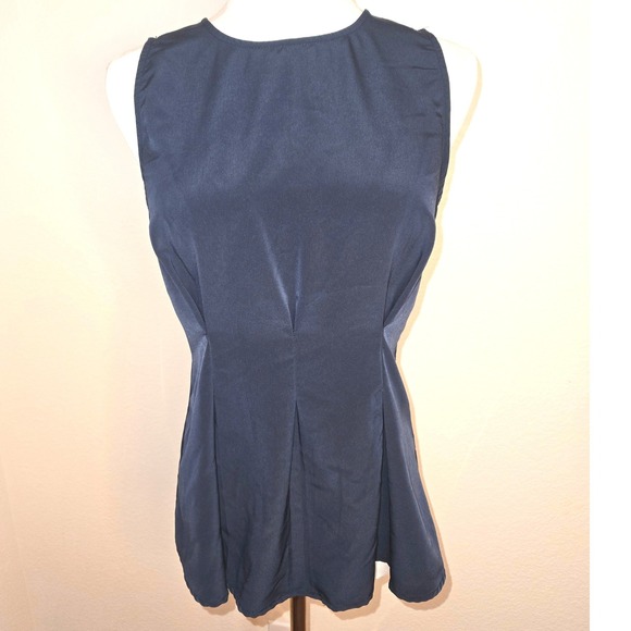 Banana Republic Tops - Banana Republic Navy Sleeveless Box Pleat Blouse Women's Size 2 Work- back zip